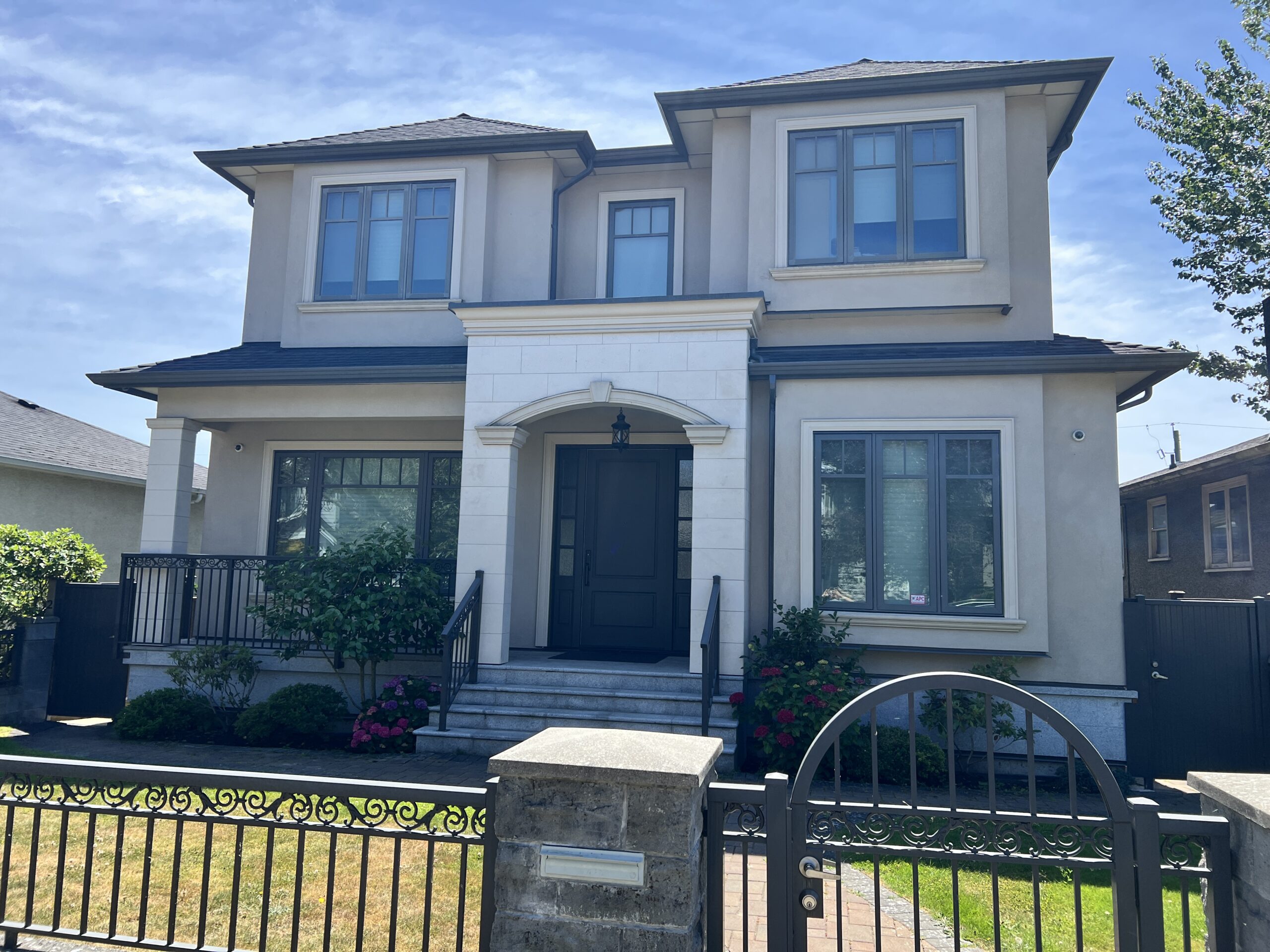 【Cambie】2br+1bath ベースメント